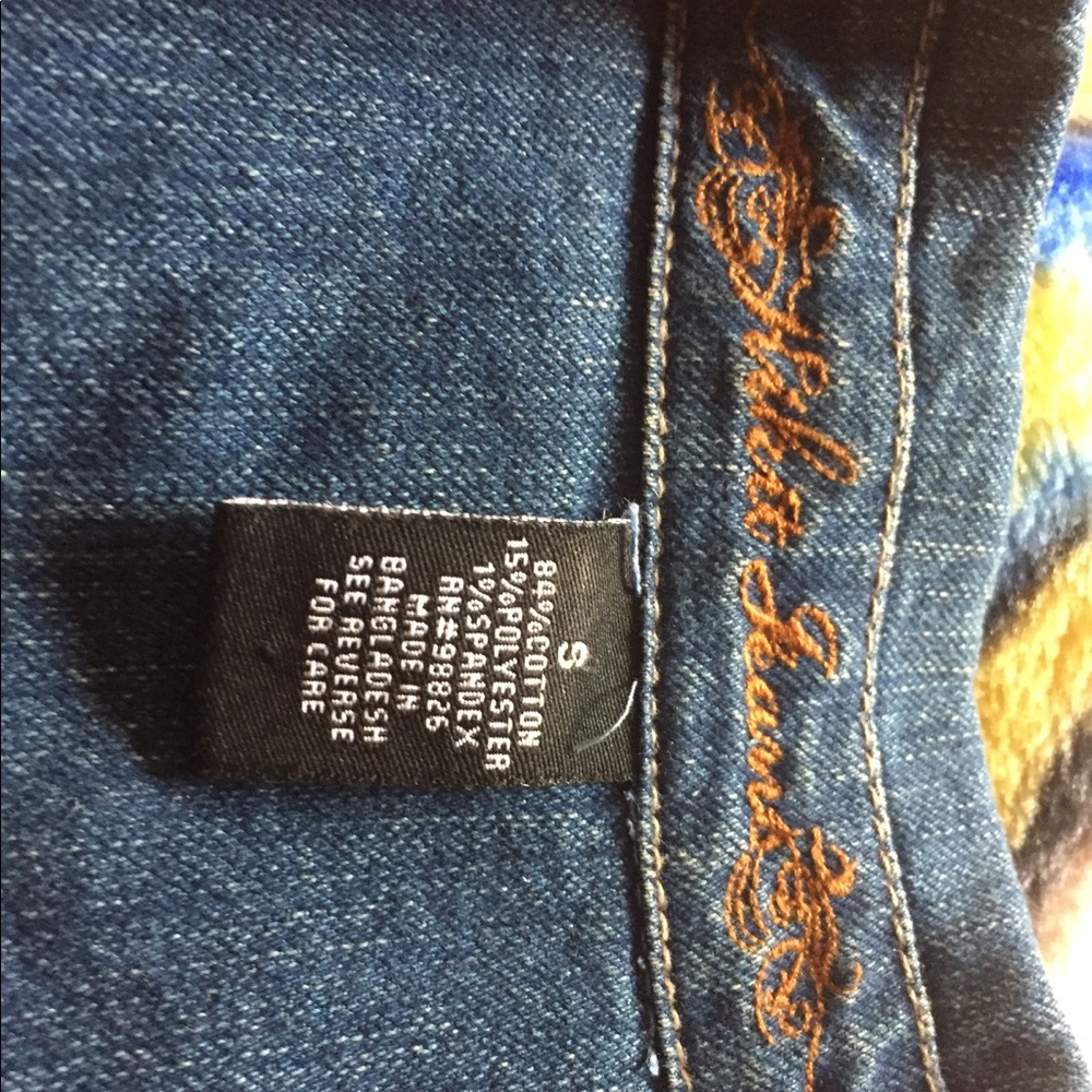 Size small sweet embroidered jean jacket - Picture 4 of 6